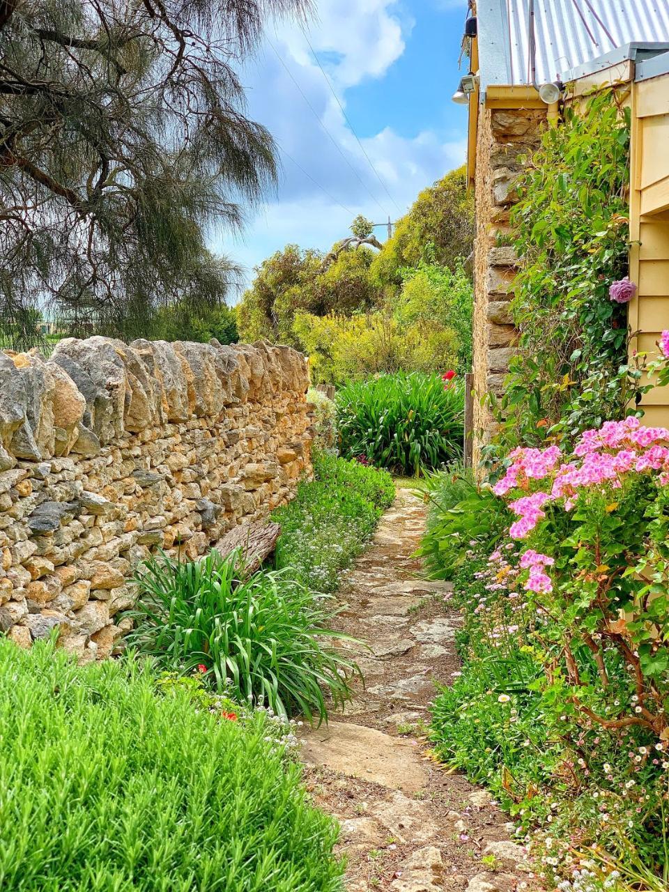 Cherry Plum Cottages Port Fairy Luaran gambar